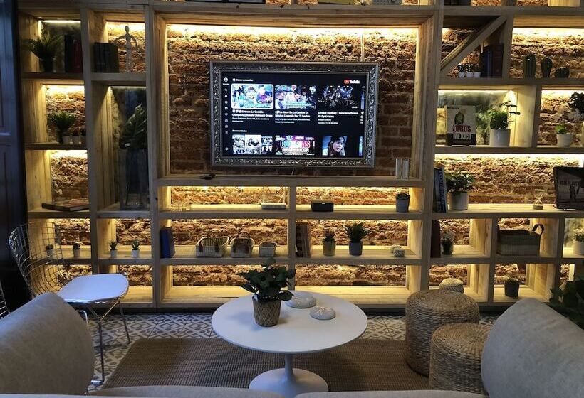 민박 Puerta Roja Rome