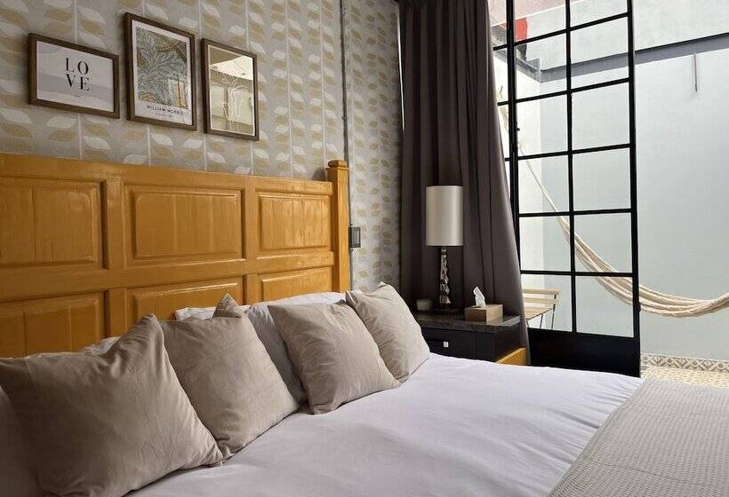 민박 Puerta Roja Rome