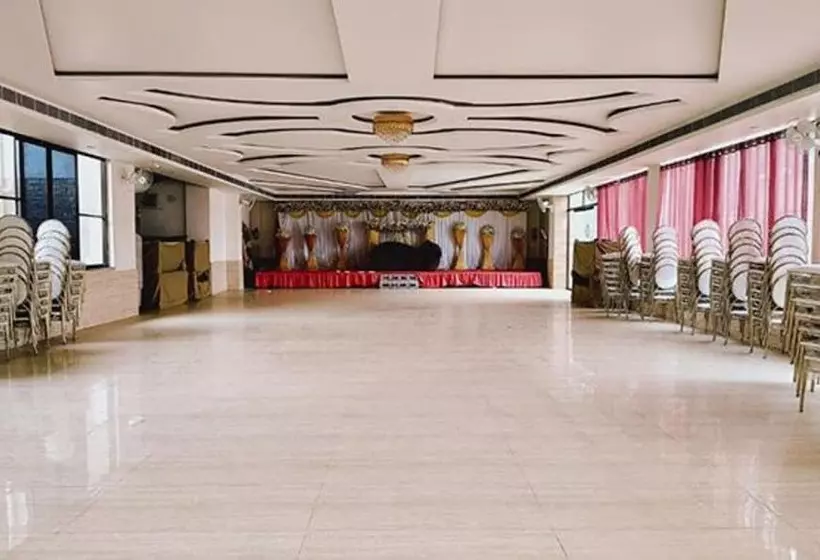 Fabhotel Elegance