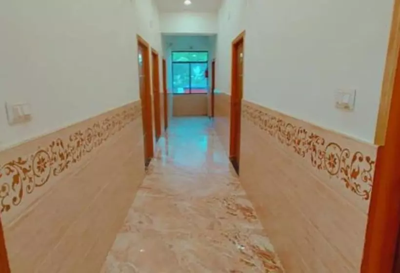 Fabhotel Elegance