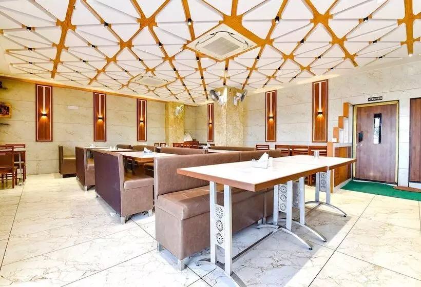 Fabhotel Vishwa