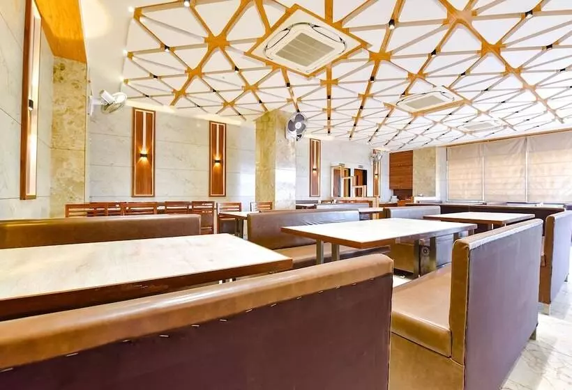 Fabhotel Vishwa