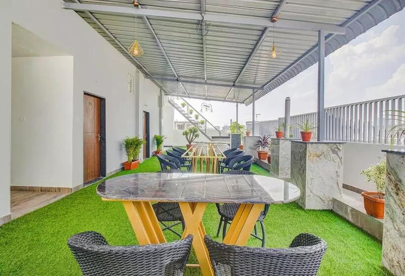 Fabhotel W Grand Suites