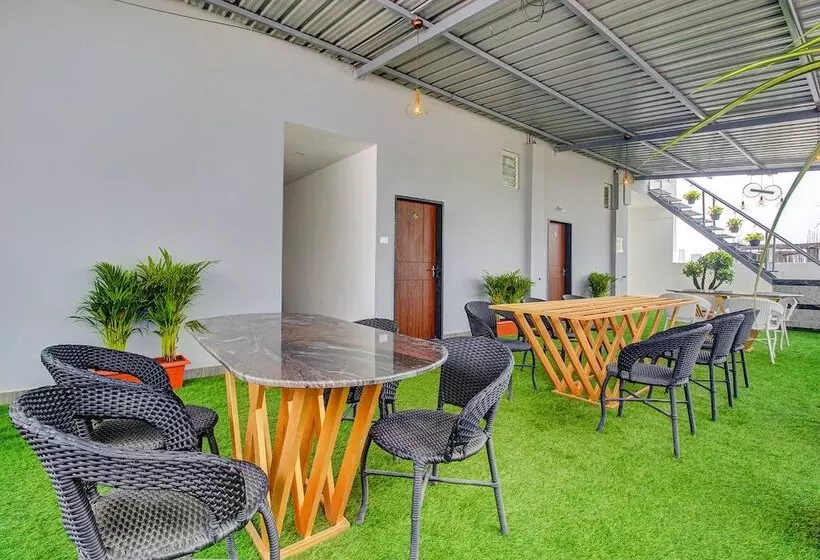 Fabhotel W Grand Suites