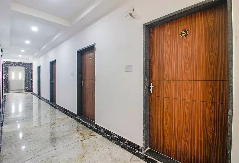 Fabhotel W Grand Suites