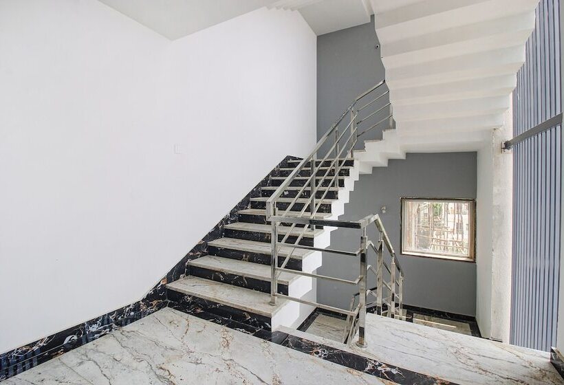 Fabhotel W Grand Suites