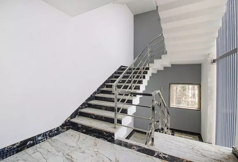 Fabhotel W Grand Suites