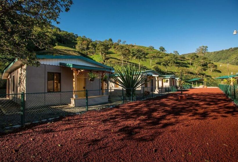 هتل Coffee Pickers Village By Hacienda Orosi