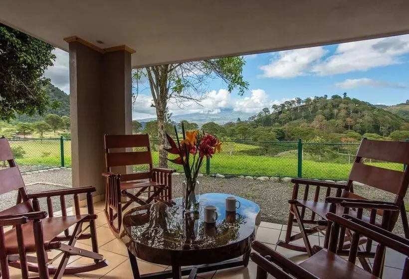 هتل Coffee Pickers Village By Hacienda Orosi