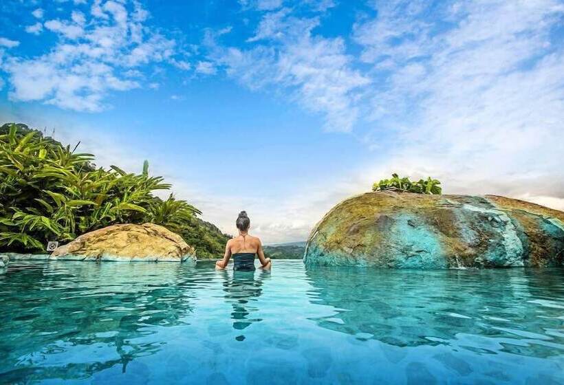 هتل Coffee Pickers Village By Hacienda Orosi