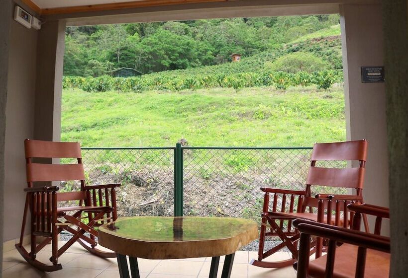 هتل Coffee Pickers Village By Hacienda Orosi