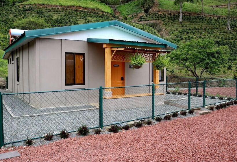 هتل Coffee Pickers Village By Hacienda Orosi