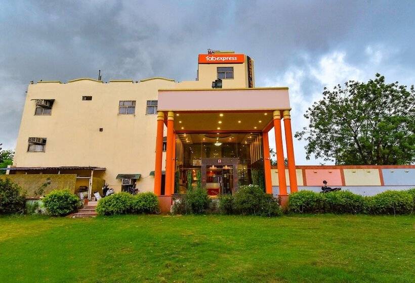 Hotel Fabexpress Saffron