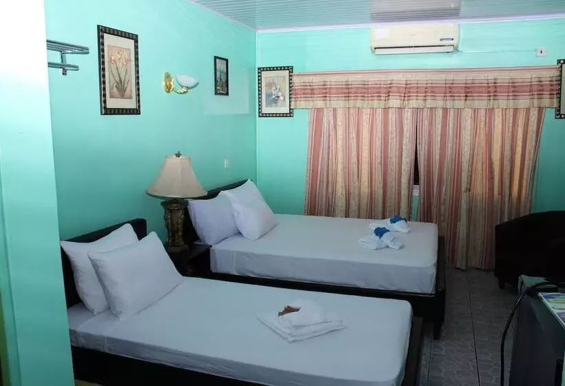 هتل Quality Inn Suites Guyana
