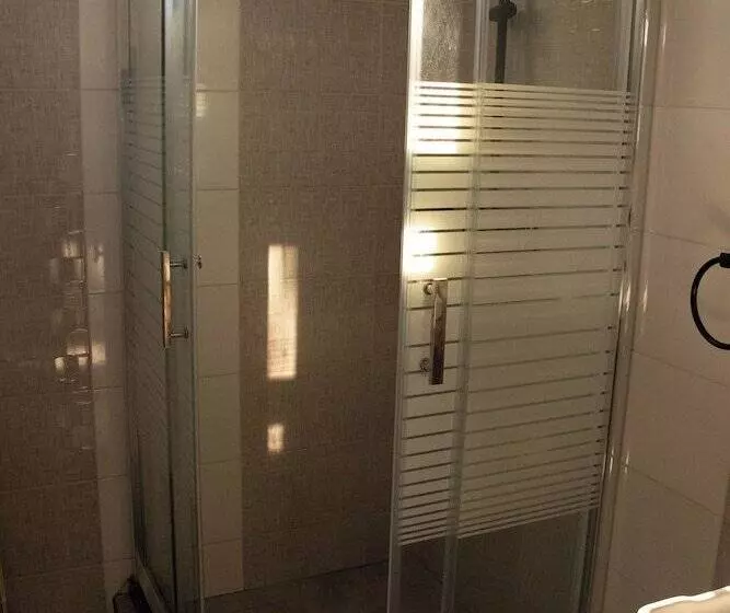 هتل Reflection