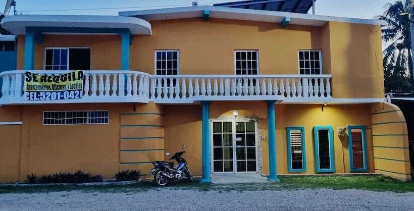 هتل Y Restaurante Casa Jardines