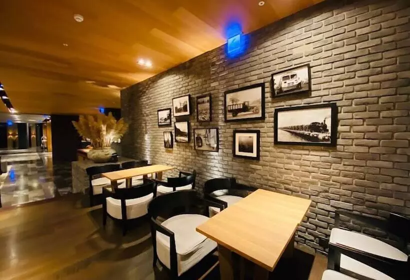 Dua Hotel & Restaurant