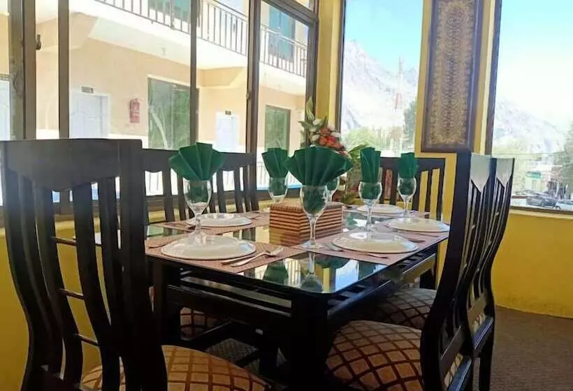 Dua Hotel & Restaurant