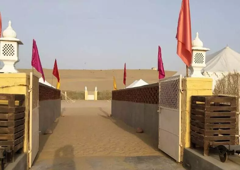 リゾートホテル Lal Garh Desert Camp