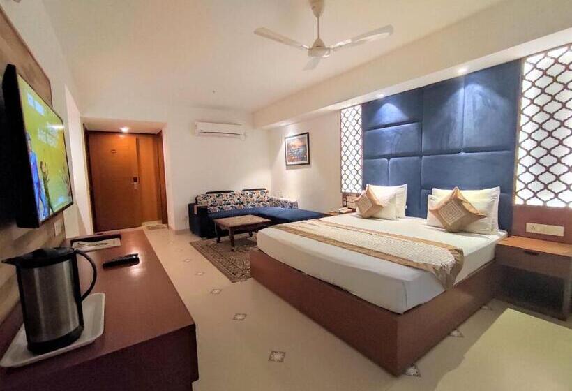 The Angel Hotel & Suites Near Medanta