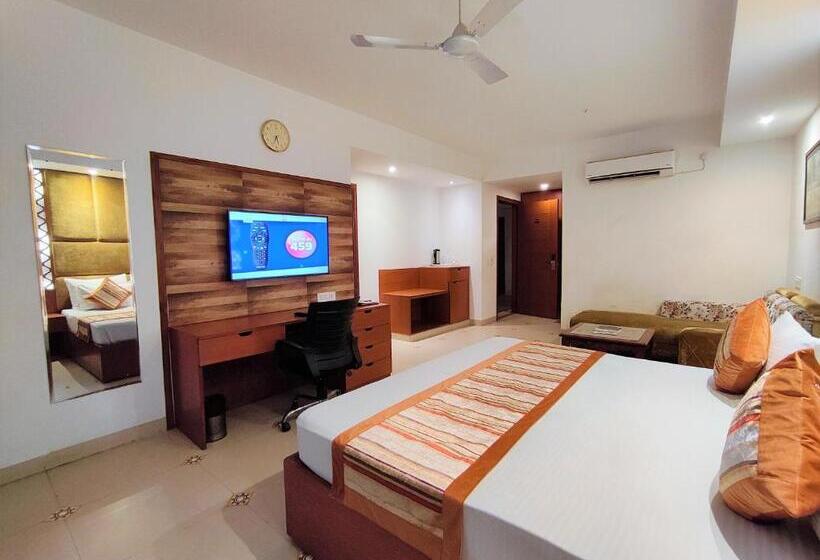 The Angel Hotel & Suites Near Medanta