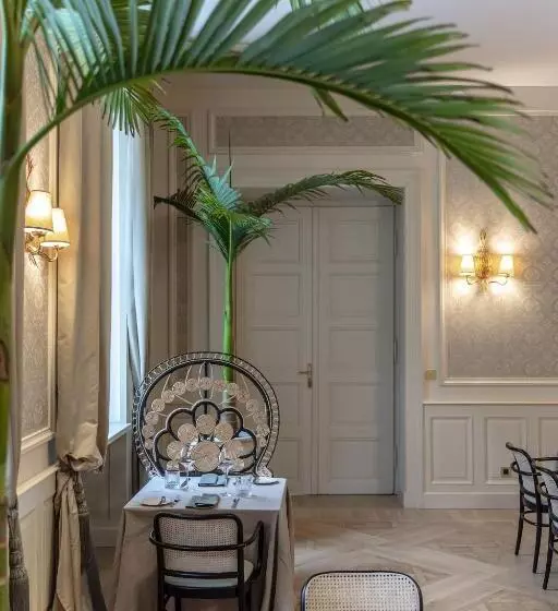 Unicus Palace Old Town   Destigo Hotels