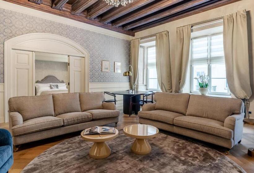 Unicus Palace Old Town Destigo Hotels