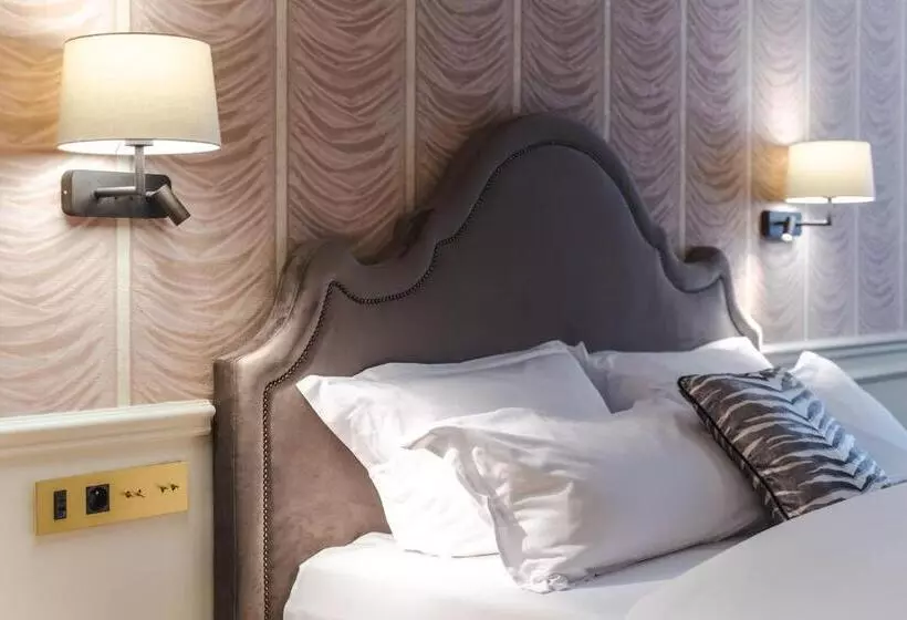 Unicus Palace Old Town   Destigo Hotels