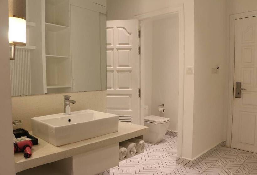 Hengly Mohasambath Hotel & Spa