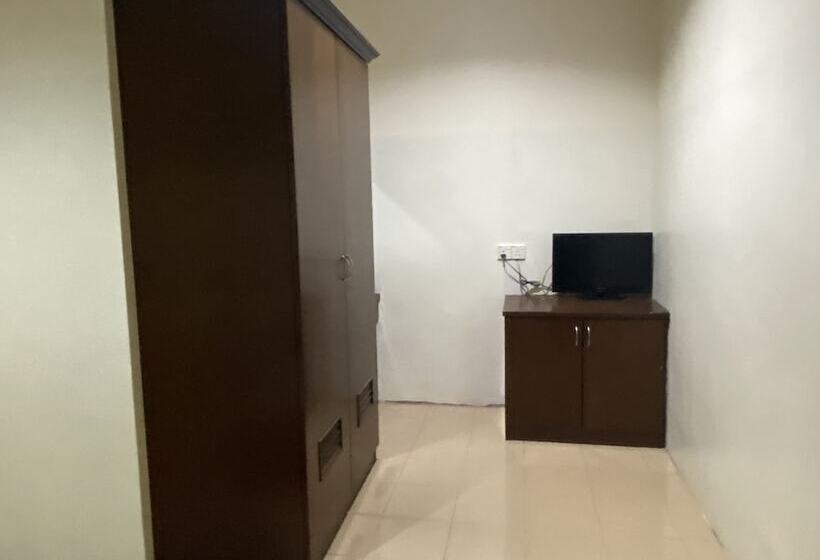 Gold Hill Hotel By Oyo