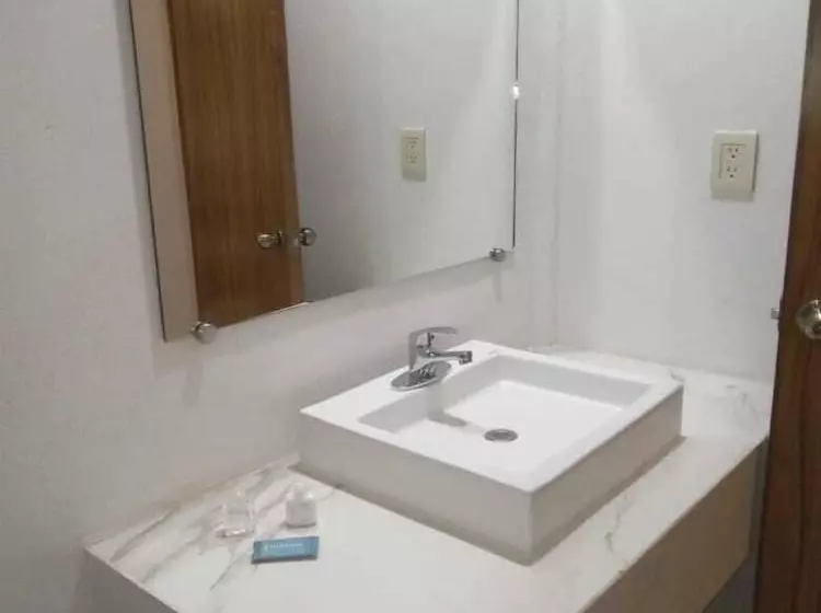 Hotelli Camelinas Express