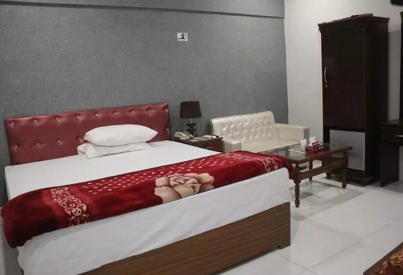 هتل Pakistan Club Inn