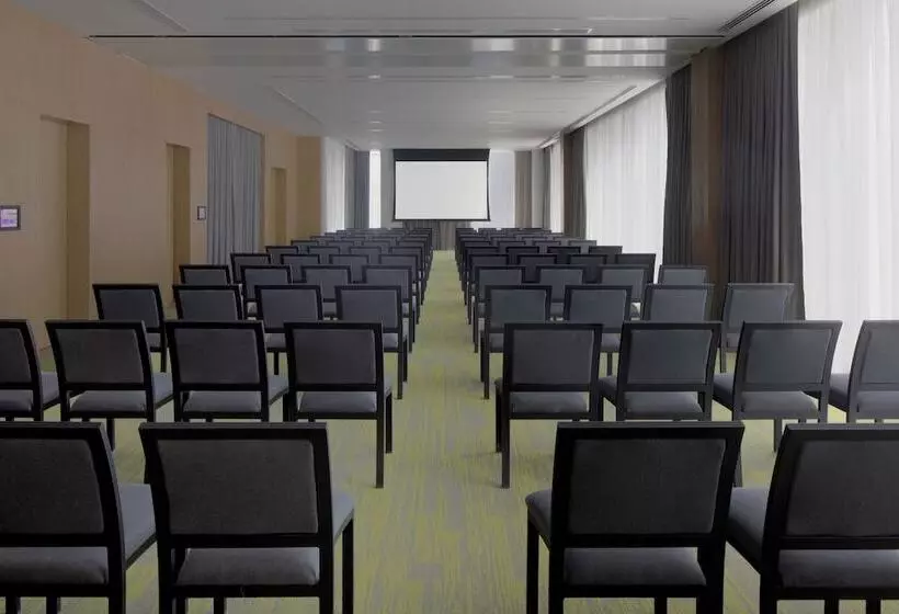 هتل Staybridge Suites Dubai Business Bay An Ihg