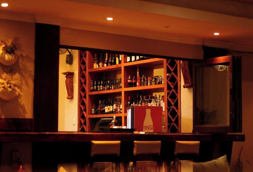 هتل The Royal Solwezi