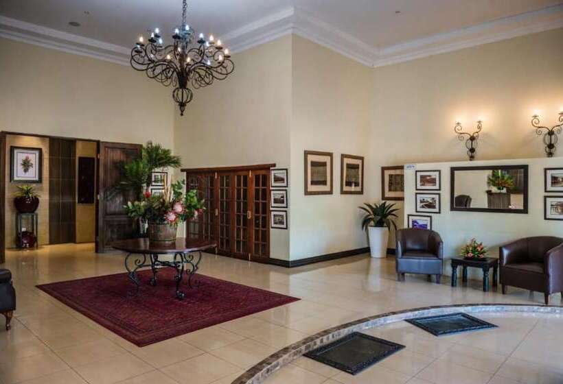 هتل The Royal Solwezi