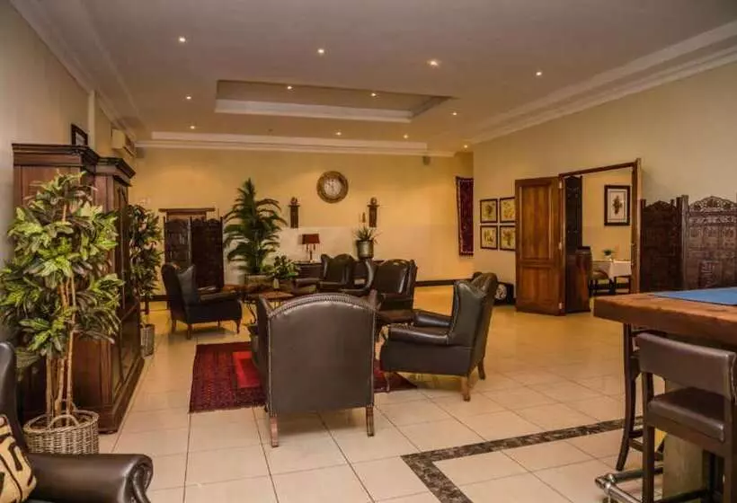 هتل The Royal Solwezi