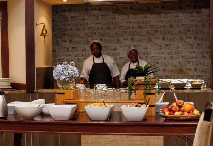 هتل The Royal Solwezi