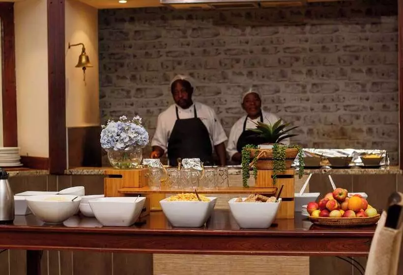 هتل The Royal Solwezi