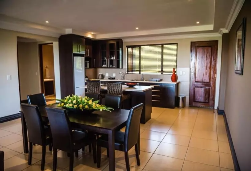 هتل The Royal Solwezi