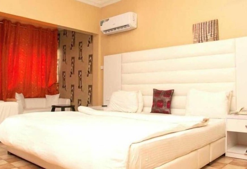 Westbro Hotel And Suites