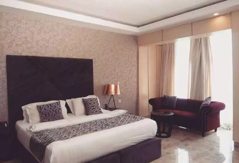 Willowwood Hotel Owerri