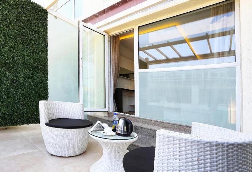 هتل Bhagini Icon Premier