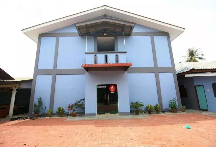 ホテル Zen Rooms Near Pantai Tengah