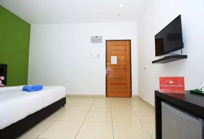 ホテル Zen Rooms Near Pantai Tengah
