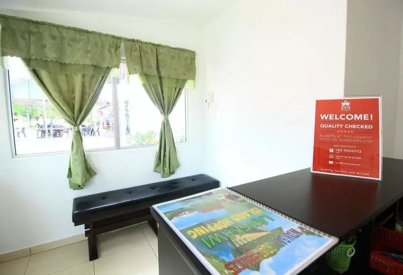 ホテル Zen Rooms Near Pantai Tengah