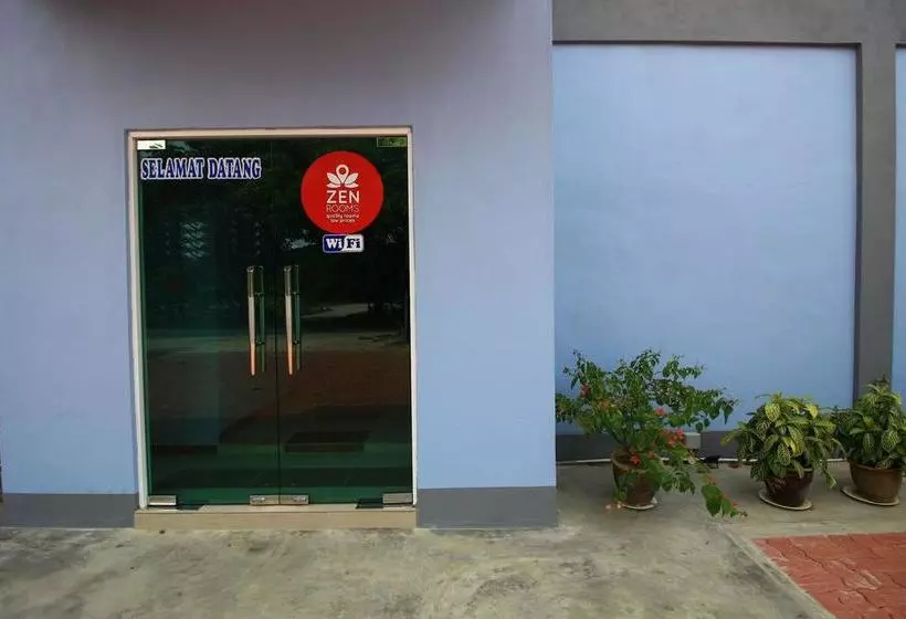 ホテル Zen Rooms Near Pantai Tengah
