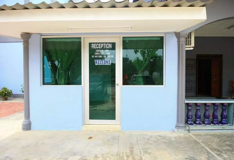 ホテル Zen Rooms Near Pantai Tengah