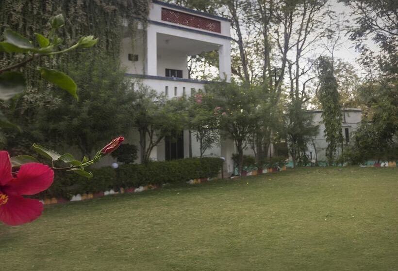 Whistling Meadows Resort