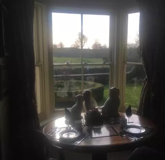 Aamiaismajoitus (B&B) The Lodge Avebury