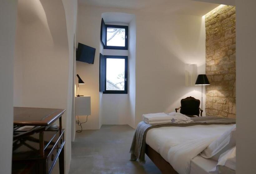 Bed and Breakfast Tour Sarrazine De Montaren